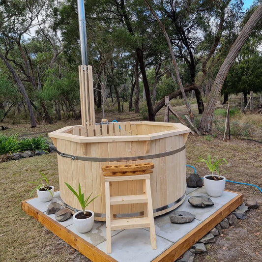 Wood-fired Hot Tub XL 1.9m diameter (4-6 people, internal heater)